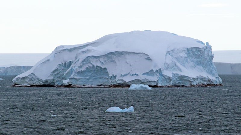 Замечен новый остров близ Антарктиды