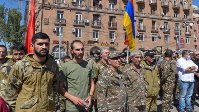 Бои в Нагорном Карабахе, военное положение в Армении и Азербайджане. Главное