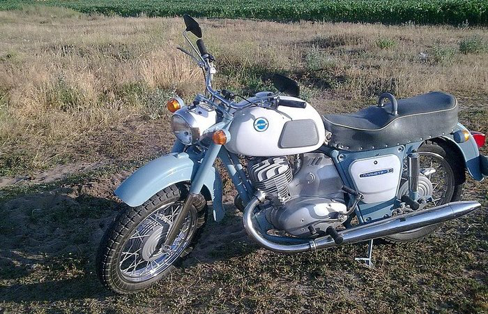 Motorcycle IZH Planet-3: what was the Soviet legend