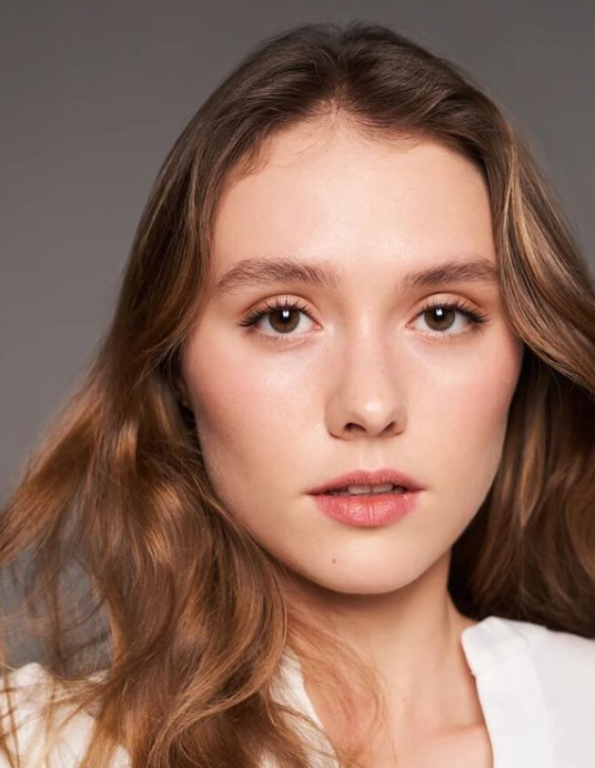 ᗪᗩᔕᕼᗩ ᗩGᗩᑭOᐯᗩ